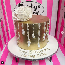 Gold and white Dreamcatcher cake